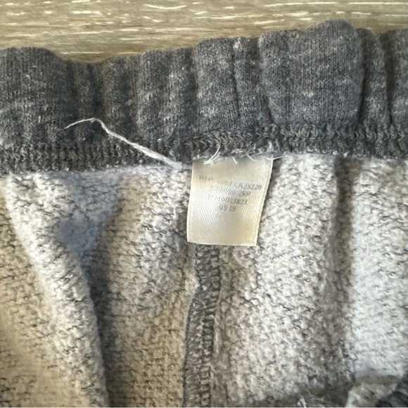 Two pairs of women’s Victoria’s Secret sweatpants gray, and black size medium - Picture 8 of 9